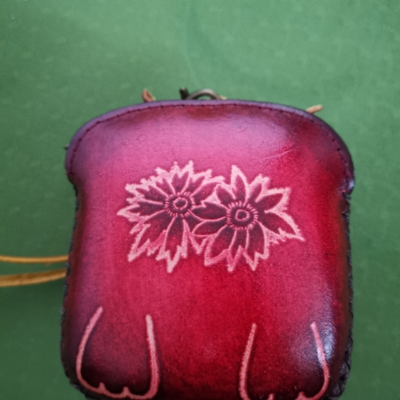 Handmade genuine leather small bag - Picture 3 of 7